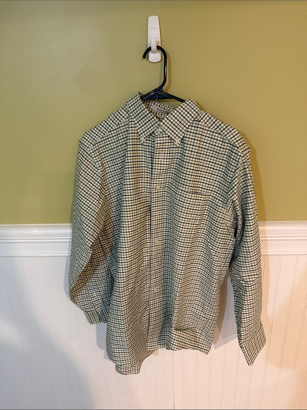 L.L. Bean Men's Neck Size 15.5 100% Cotton Olive and White Plaid Button-Up Shirt